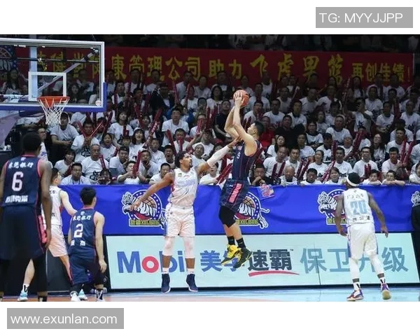 易建联：从篮球场上的传奇到中国体育的象征与未来发展方向探索