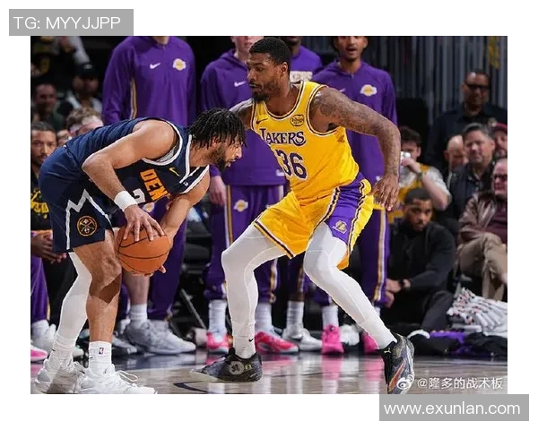 湖人对掘金第二场激战回顾球员表现与战术分析全景展现 湖人对掘金第二场激战回顾球员表现与战术分析全景展现